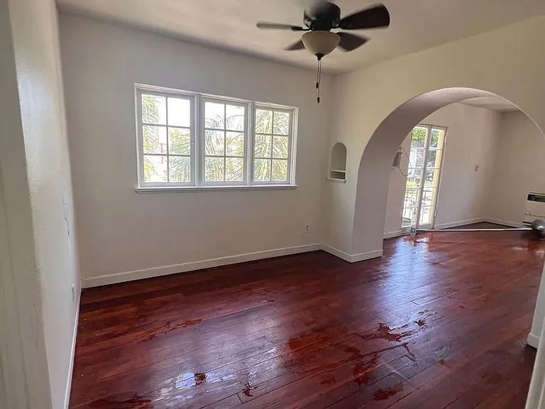 553 Cedar Ave — Photo 2