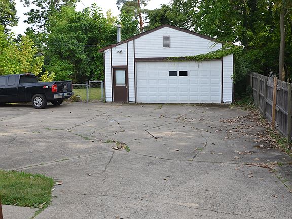 2nd image of 3629 Zinsle Ave