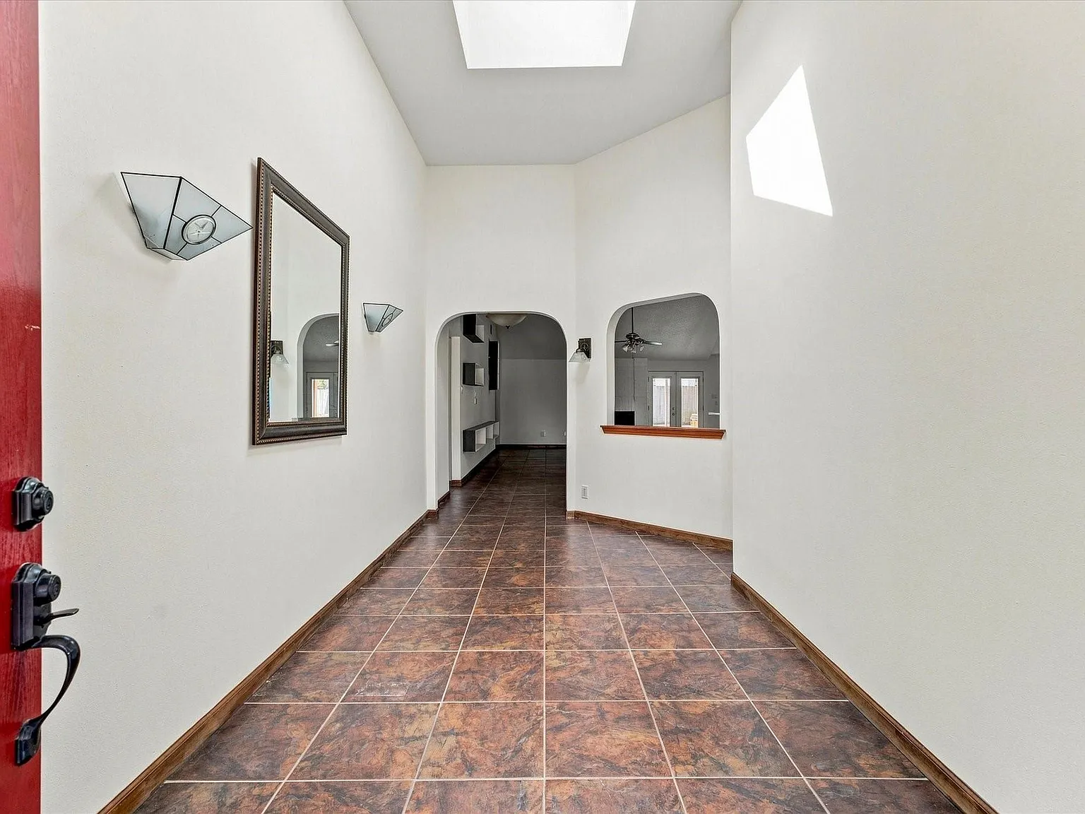 3 bed, 2.0 bath, 1772 sqft, $2,300 — Photo 2