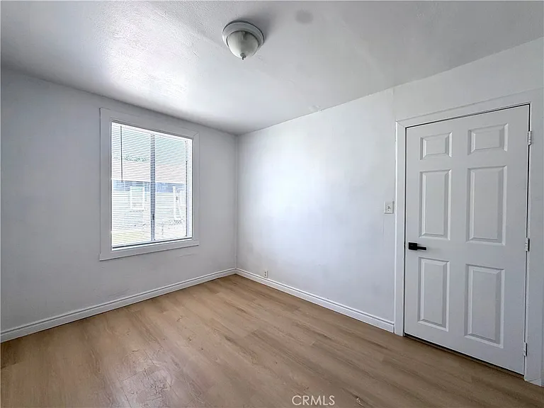 247 Stephen St — Photo 8