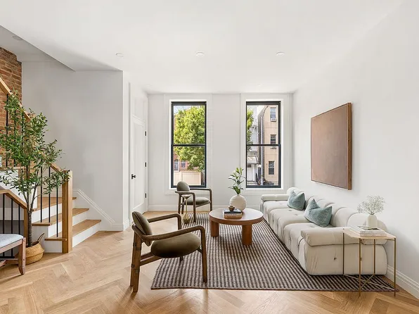 213 24th St, Brooklyn, NY 11232
