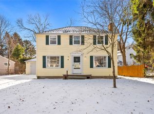 21 Glenmont Dr, Rochester, NY 14617