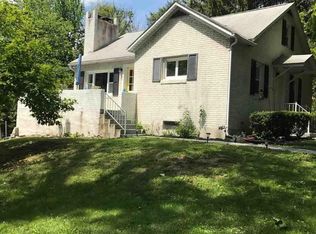 4638 Mountain View Rd, Harrisburg, PA 17110