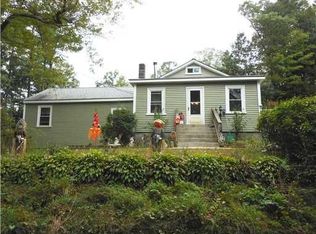 37 Lake Shore Dr, Glocester, RI 02814