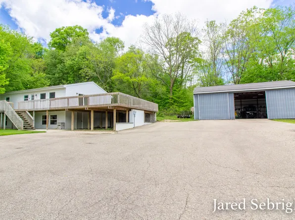 948 Morrison Rd, Plainwell, MI 49080