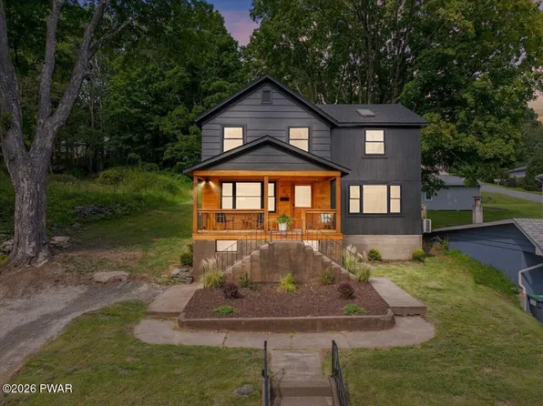 306 Columbus Ave, Hawley, PA 18428
