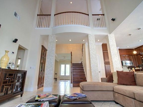 5th image of 215 Eastpark Dr