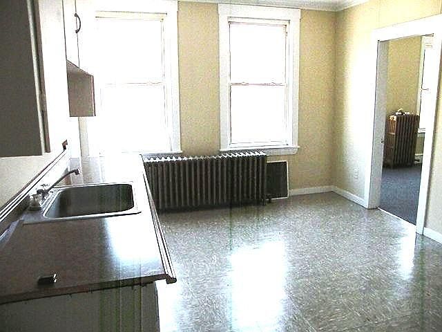 2nd image of 72 Sabattus St APT 5