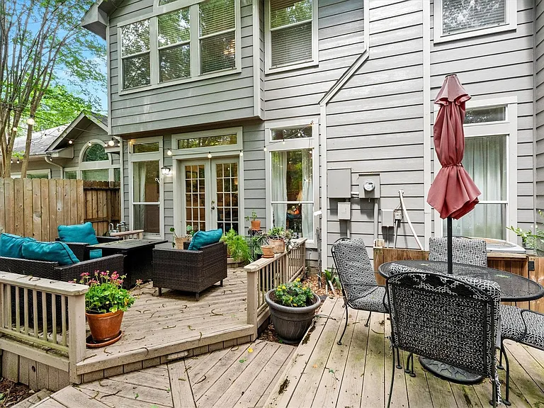 31 Endor Forest Pl — Photo 43