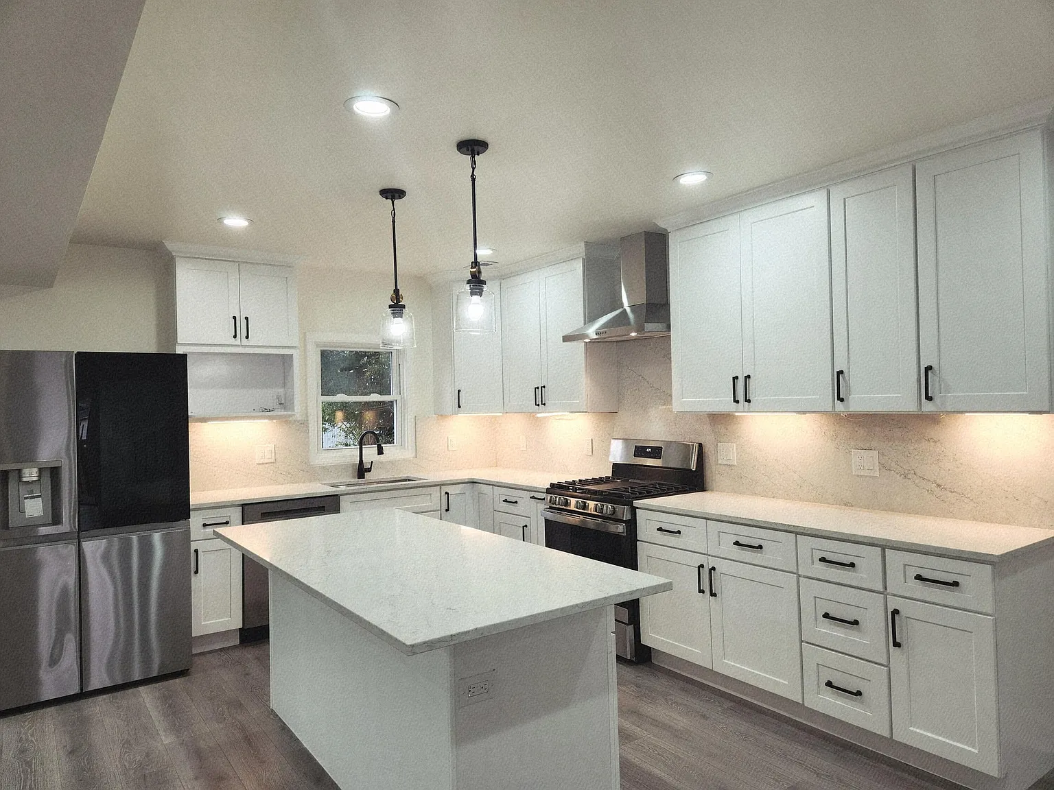 4 bed, 1656 sqft, $2,600 — Photo 4
