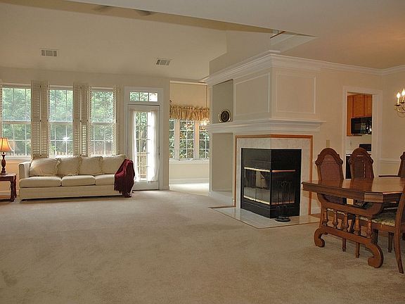 3rd image of 44001 Bruceton Mills Cir