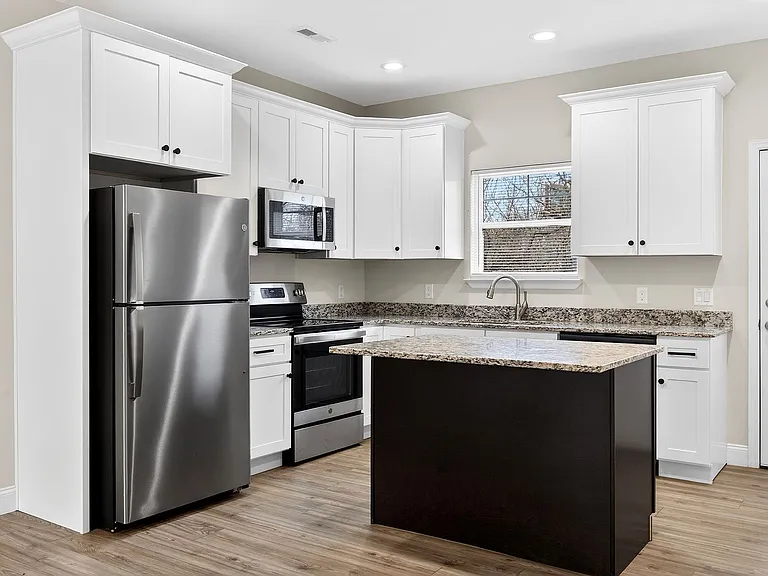 1445 Stuart Ave NW — Photo 5