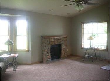 3rd image of 101 Meadowview Dr