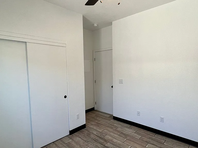 578 S 1st Ave — Photo 14