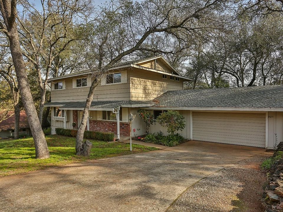 2nd image of 2631 Tam O Shanter Dr