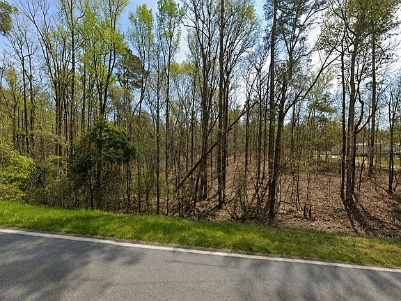 2nd image of 149 Lake Laurel Rd