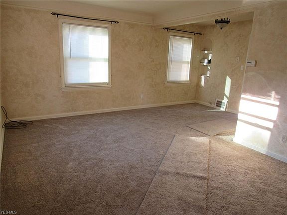 3rd image of 4343 W 138th St