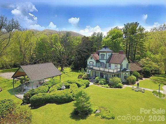 3rd image of 204 Lawson St