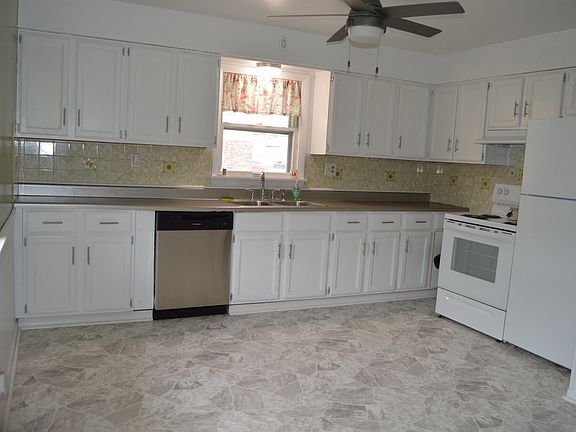 5th image of 1013 S Park St