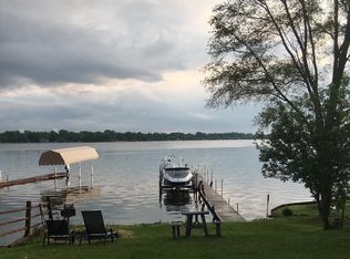 1327 E Lake Dr, Novi, MI 48377