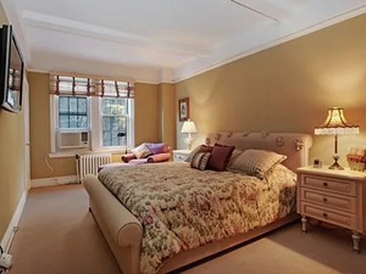 Sold by Corcoran | media 13