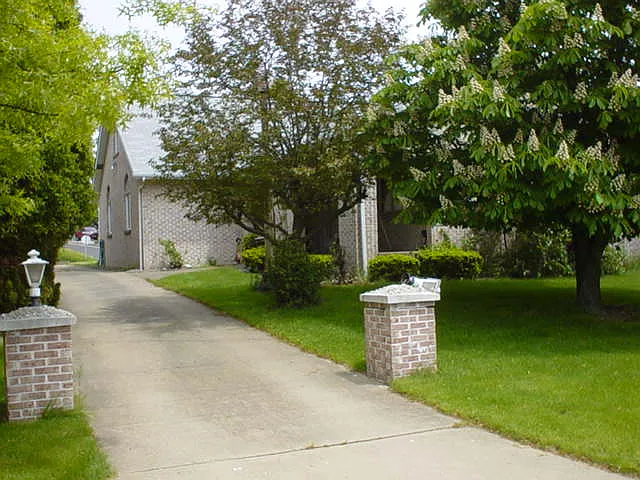 115 Donnell St photo 1