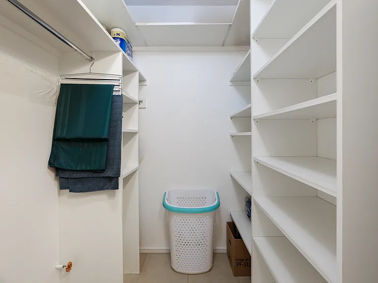 950 Hillcrest Dr #507 — Photo 9