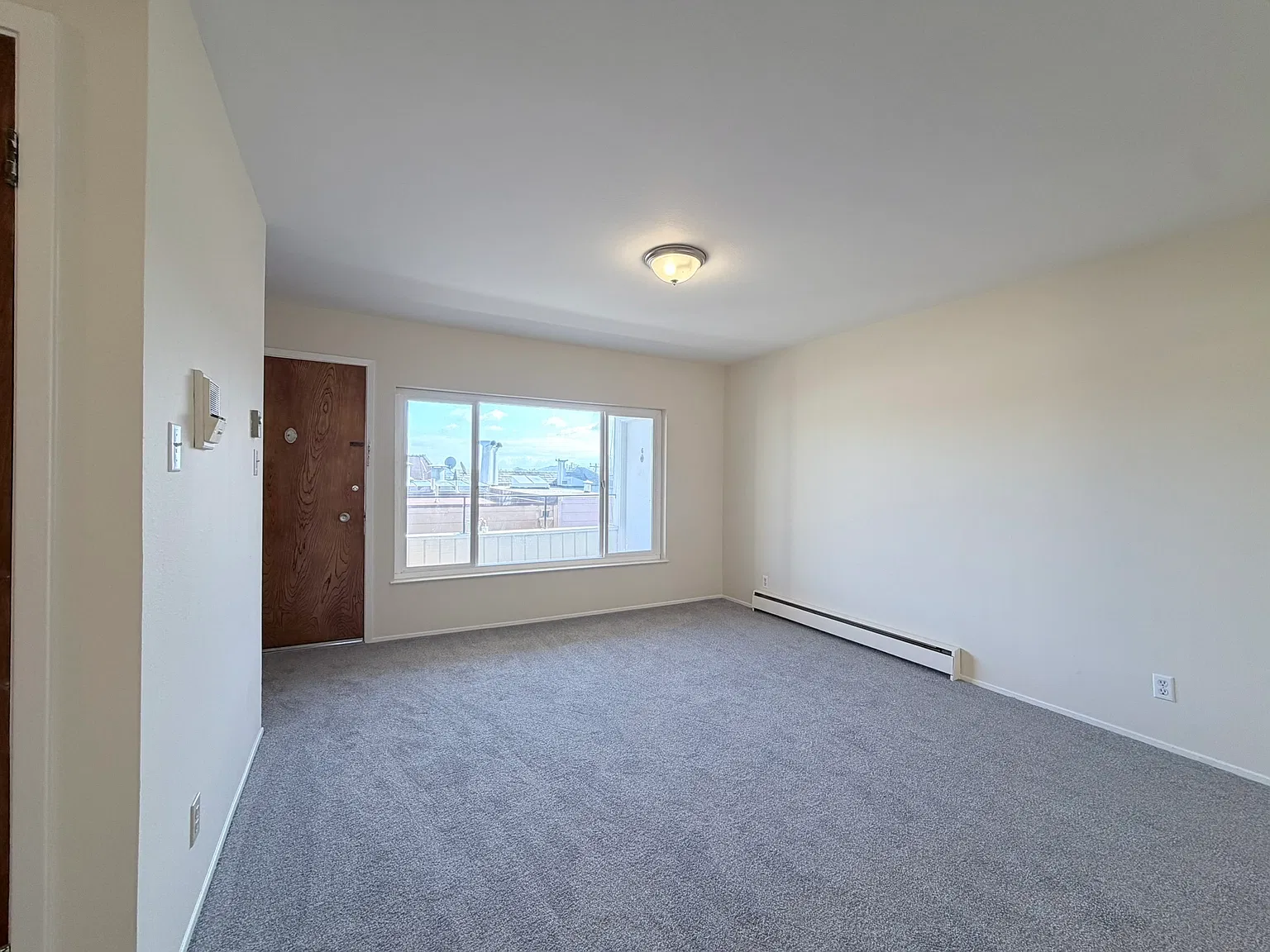 Studio, 550 sqft, $2,975 — Photo 2
