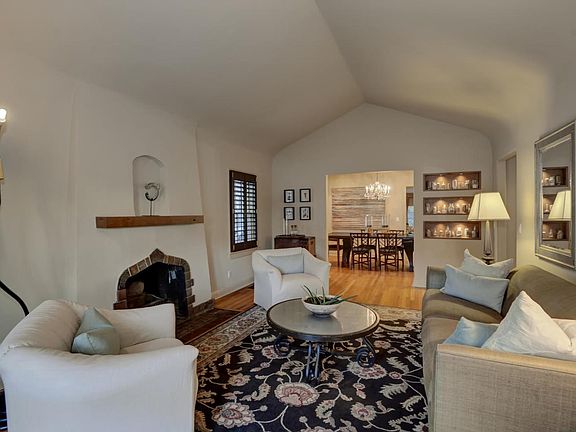 4th image of 1127 Roycott Way
