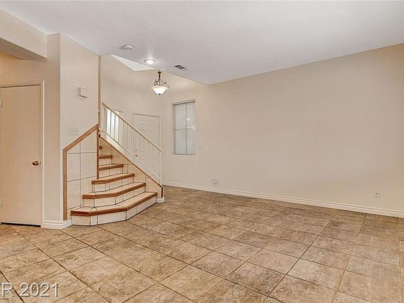 5th image of 5889 Hickory Nut Ave