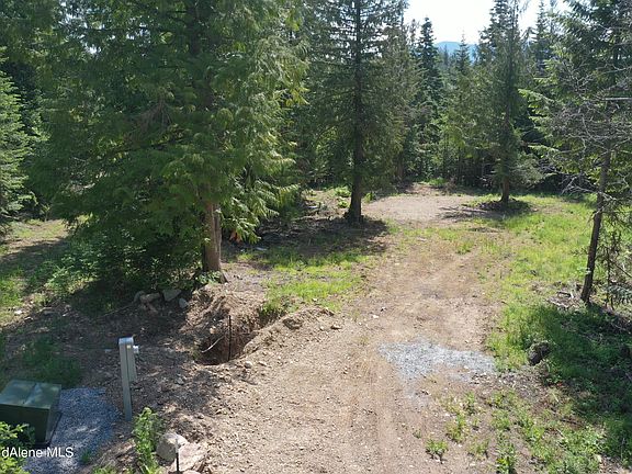 2nd image of 31 Passage Dr