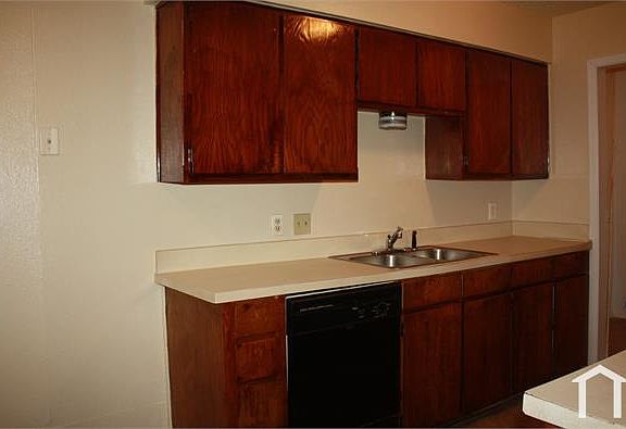 2nd image of 428 NW 23rd St