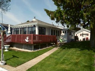 1309 Sunnyside Beach Dr, Johnsburg, IL 60051