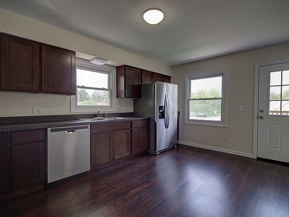 4th image of 123 Woodland Dr