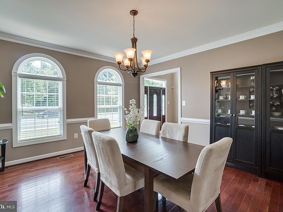 4th image of 11 Mount Ararat Ln