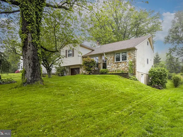 179 Campmeeting Rd, Willow Grove, PA 19090