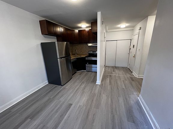 4th image of 551 2nd Ave