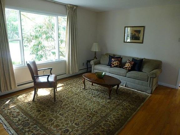 4th image of 24 Sevilla Dr