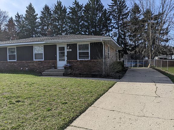 2nd image of 520-522 56th St SE