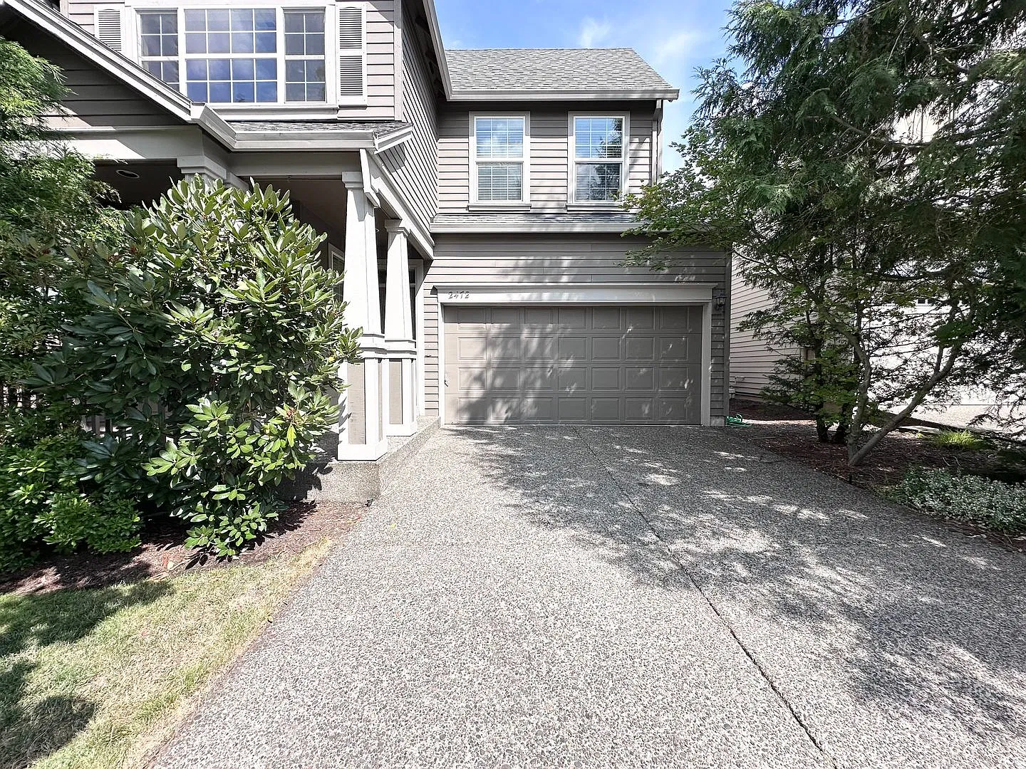 Beautiful 3-Bedroom Bethany Home with Office, A/C & Private Fenced Yard! — Photo 2