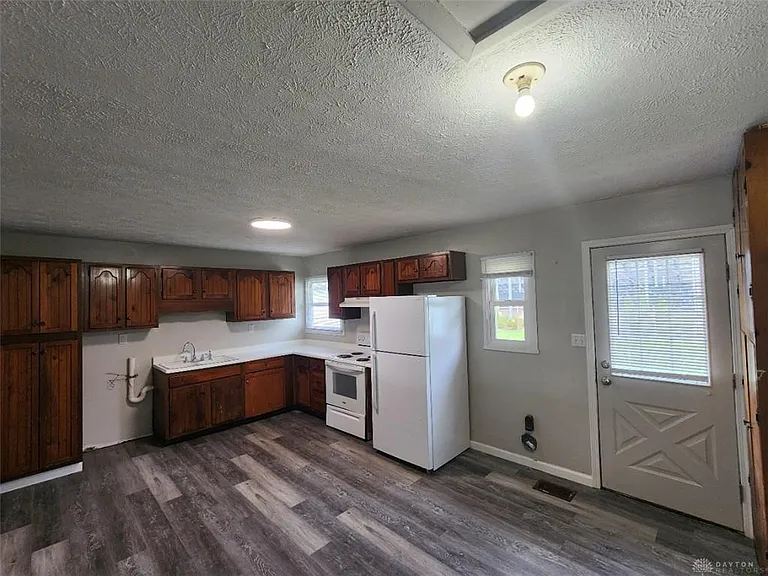 87 Poe Ln — Photo 6