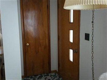 5th image of 1118 Meadowbrook Blvd