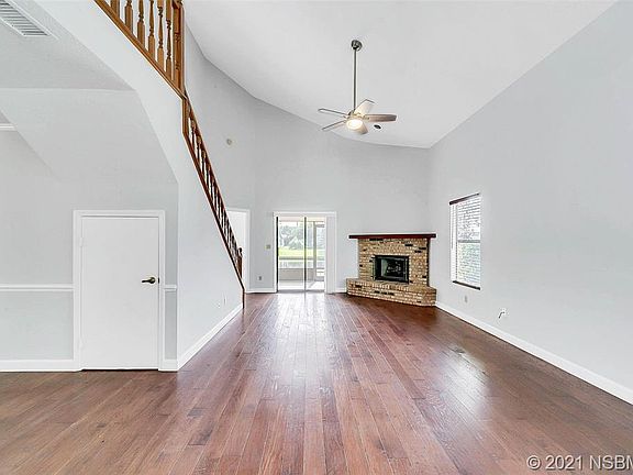 3rd image of 797 Pine Shores Cir