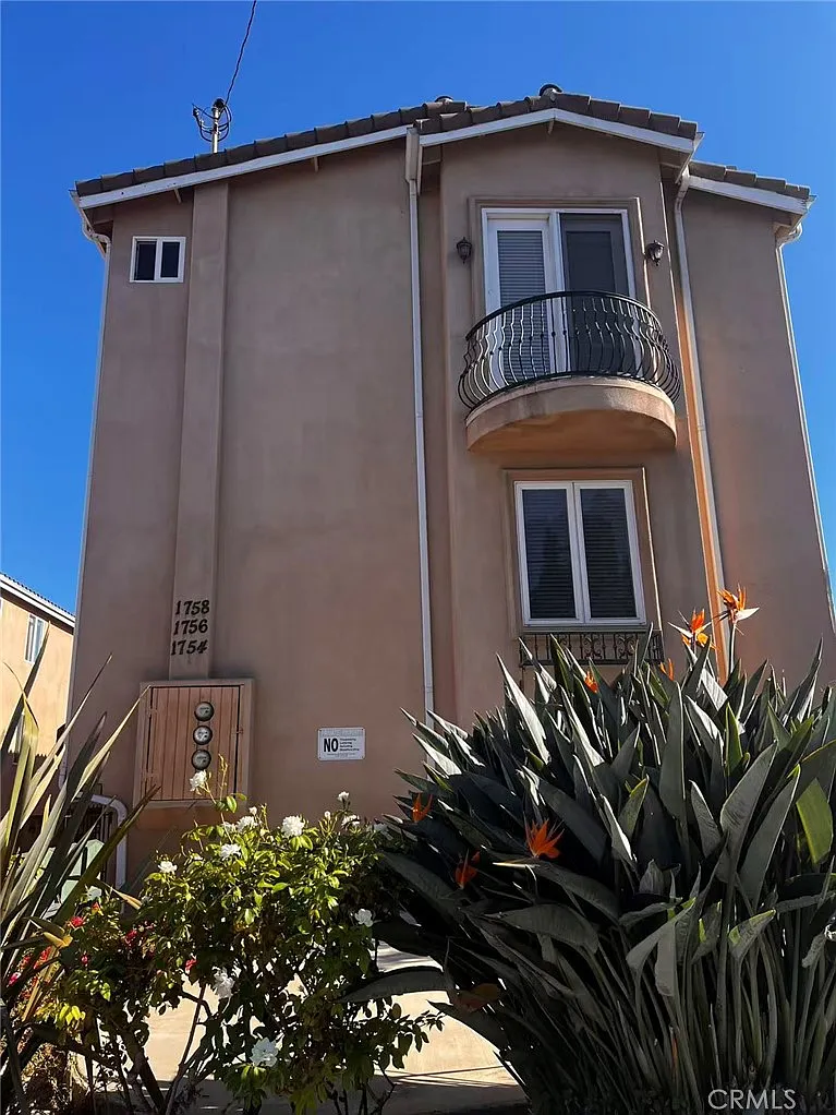3 bed, 2170 sqft, $4,400 — Photo 2
