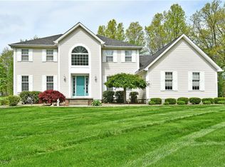 570 Stoneybrook Ln, Canfield, OH