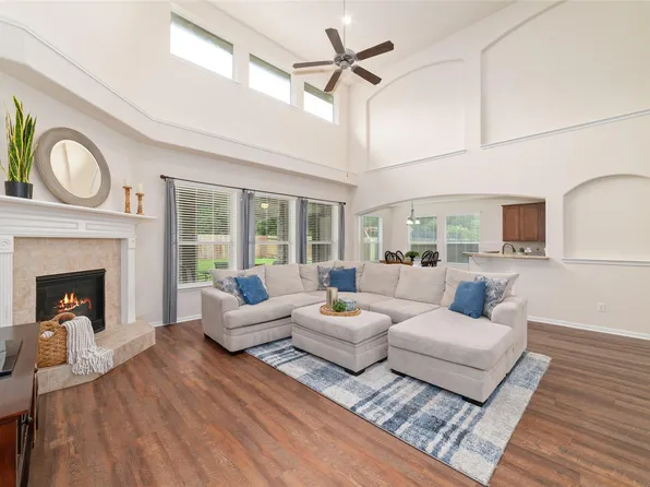14422 Lakepointe Bend Ln, Cypress, TX 77429