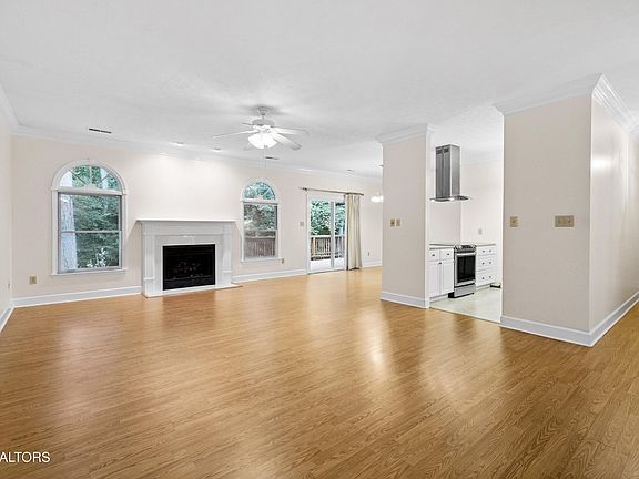 5th image of 11 Bellhaven Ln