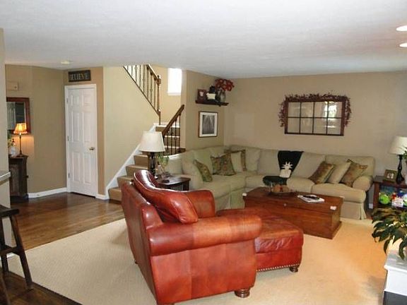 2nd image of 142 Hampshire Dr