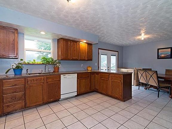 5th image of 8243 Webster Ave