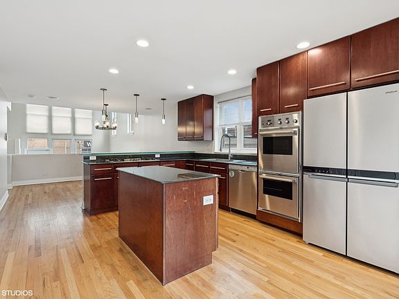 5th image of 2901 N Lakewood Ave Unit G